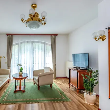 Hotel Szarvaskut 4*