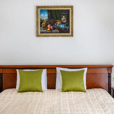 Szarvaskut Hotel Zirc