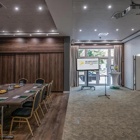 ホテル Szarvaskut