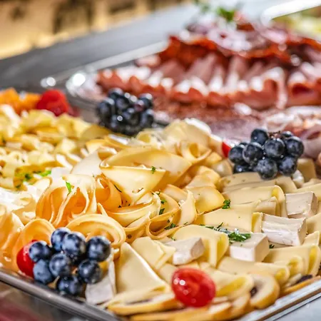 Szarvaskut 4* ジルク