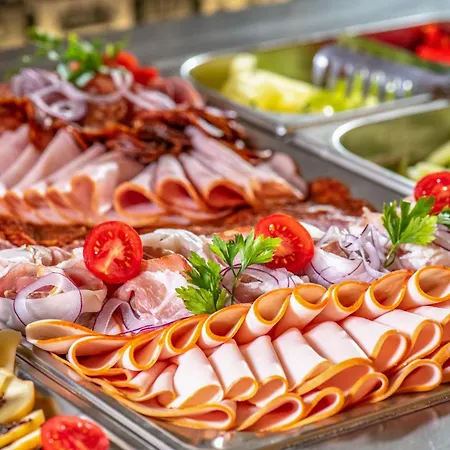 Szarvaskut 4* ジルク