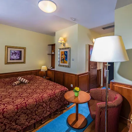 Szarvaskut Hotel 4*