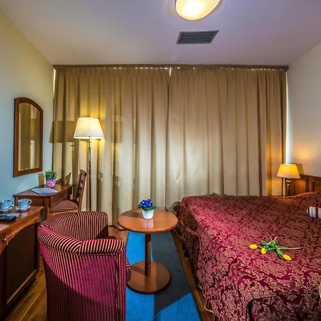 Szarvaskut Hotel Zirc