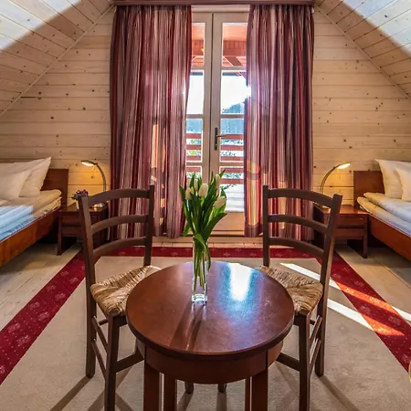 Szarvaskut Hotel Zirc