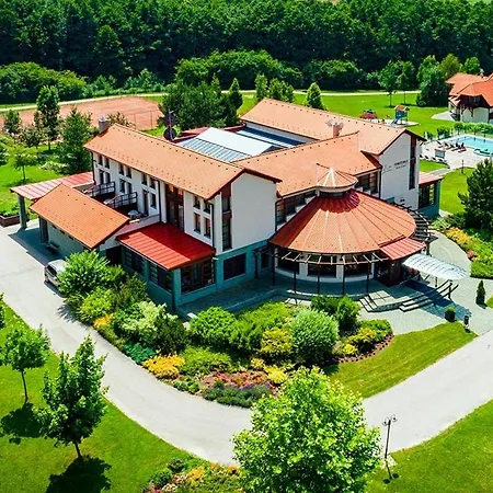 Szarvaskut 4* Zirc