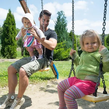 Szarvaskut ホテル ジルク