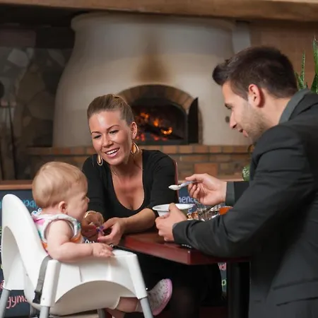 Szarvaskut ホテル ジルク