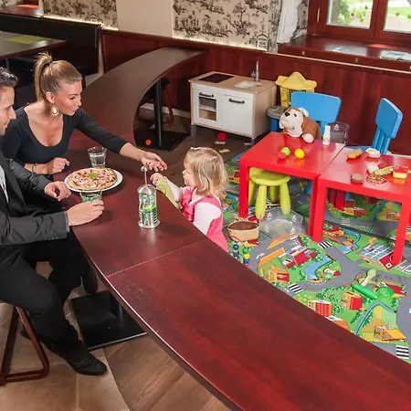 ホテル Szarvaskut 4*