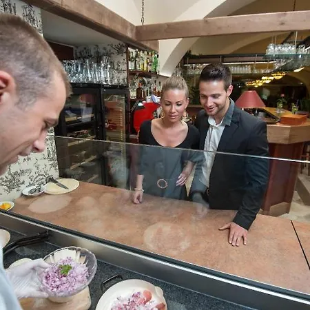 Szarvaskut ホテル