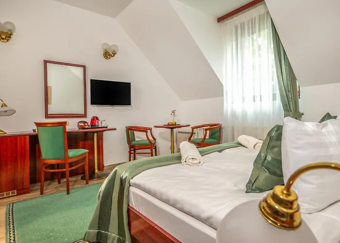 Szarvaskut Hotel Zirc